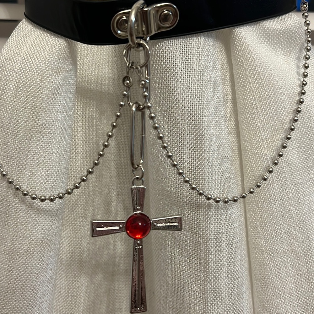 Gothic choker cross red necklace Rosario and vampire anime mocha inspired - Picture 6 of 7